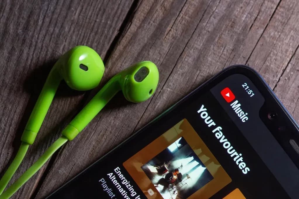 Jak pobrać tekst piosenki na telefon: 5 prostych sposobów